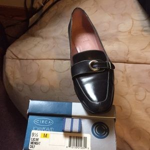 Circa navy shoes Joan & David